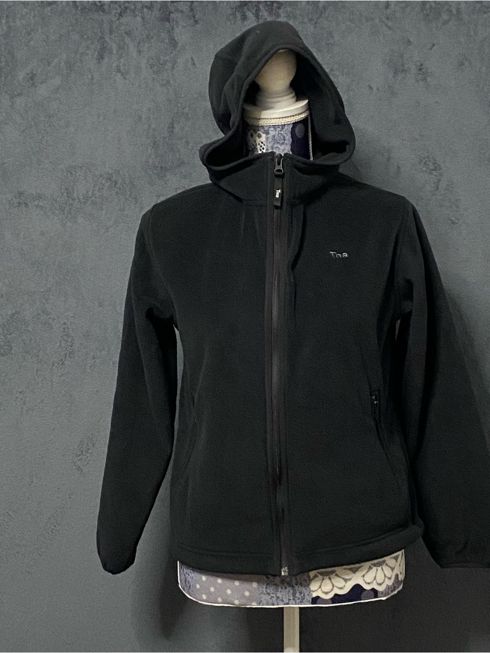 Aritzia TNA Hooded Sweatshirt Womens XXS Black Full Zip Pockets Fleece Cinch Hem